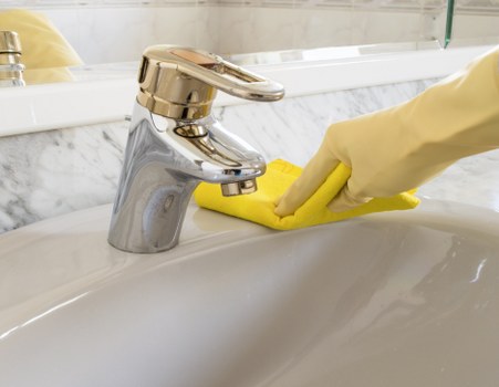 Detailed bathroom cleaning for a rented property in Haringey